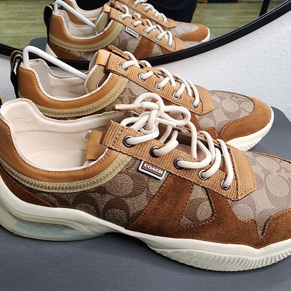 Authentic COACH signature Runner classic Khaki Light Sandle ✨️ - Picture 4 of 17